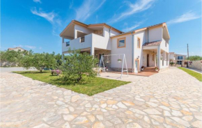 Beautiful Apartment In Biograd With Wifi